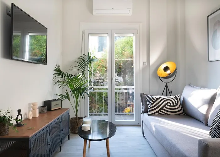 Apt Eleven - Cozy Apartment With Garden