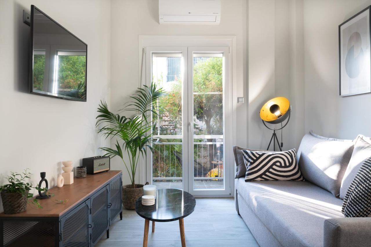 Eleven - Cozy With Garden Apartment Athens